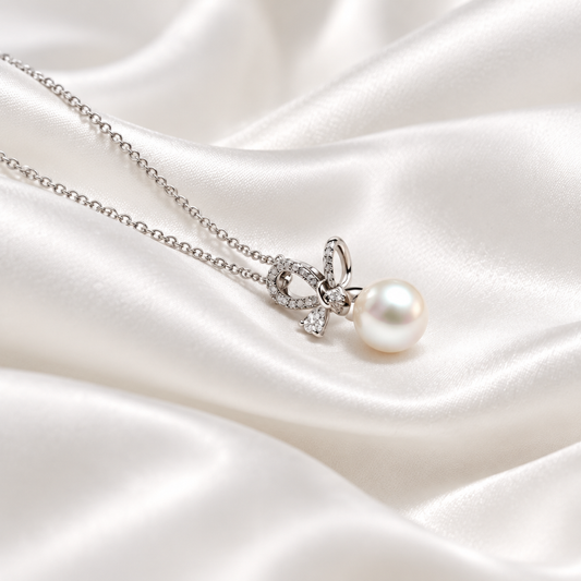 Bow Pearl Silver Necklace