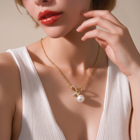 Bow Pearl Gold Necklace